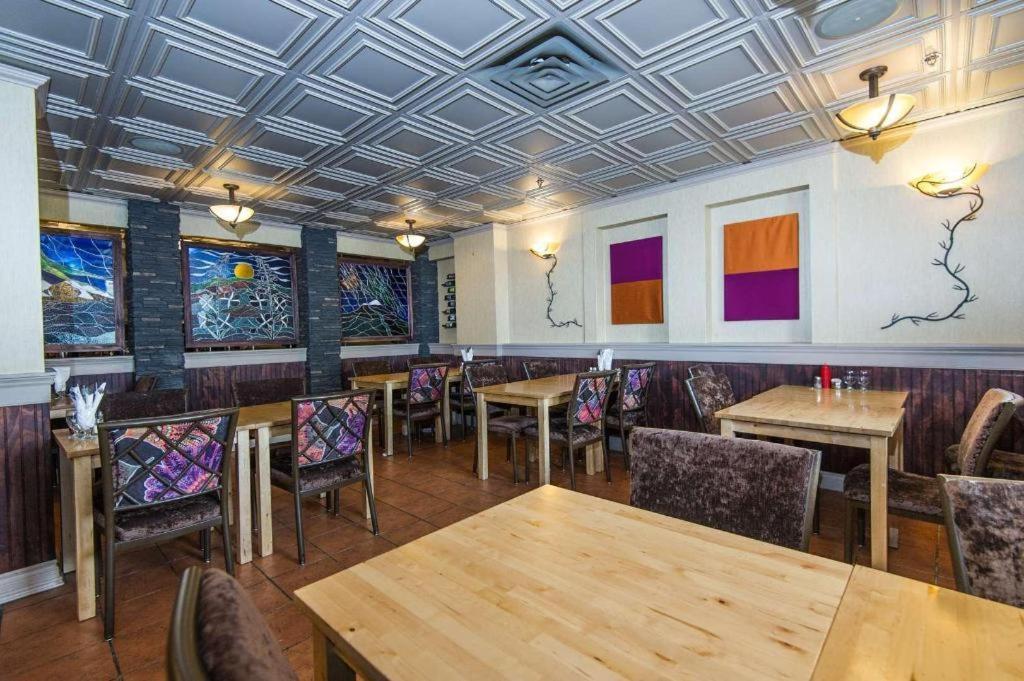 Coast High Country Inn Whitehorse Ngoại thất bức ảnh